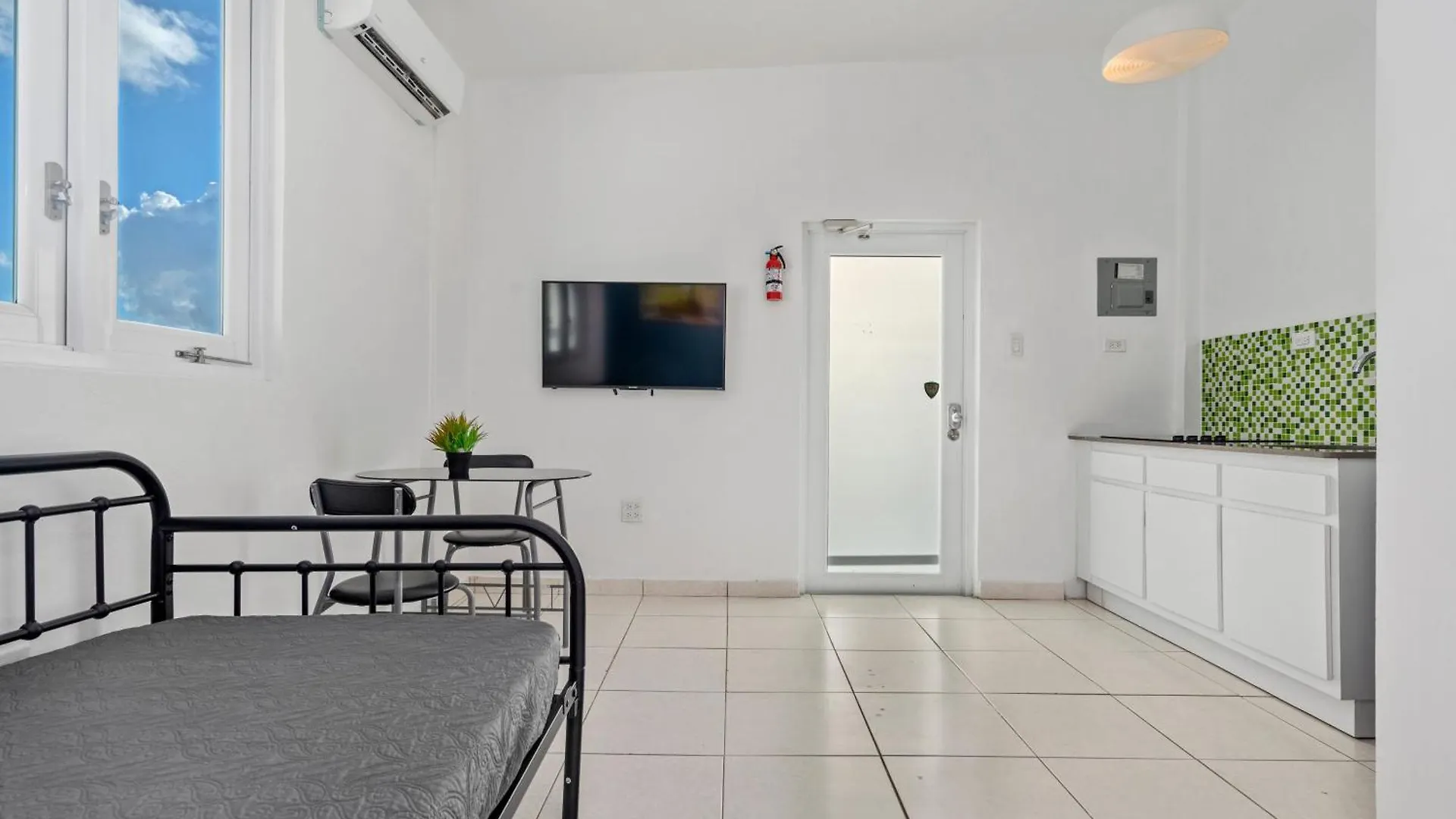 Apartment 1 Step From The Beach Pool Pet Friendly San Juan